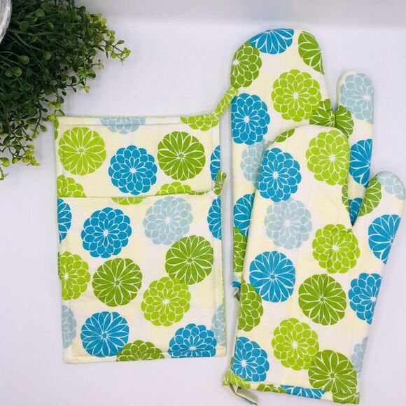 2 Oven Mitts and 2 Potholders, Teal Dahlias, 4 Piece Baking Gift Set - Picture 1 of 5